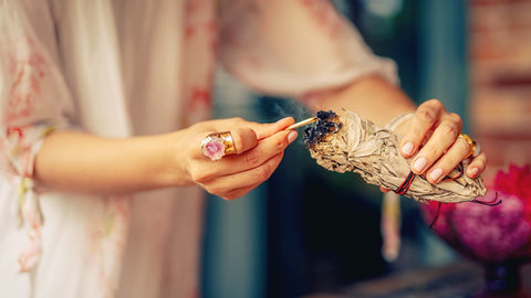 Welche Räucherstäbchen Gegen Negative Energie?