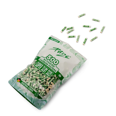Purize - Super Slim Size Aktivkohlefilter – 500 Stück Beutel mit Aktivkohlefiltern in grünem Beutel.