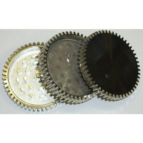 CBD & Räucherwerk Online Shop Schweiz | Grinder Zahnrad CNC 3-teilig mit Sieb
 findest du im Viweedy Store in Basel