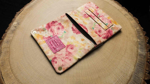CBD & Räucherwerk Online Shop Schweiz | Kavatza Tabaktasche, TPU26 Summer Flow
findest du im Viweedy Store in Basel