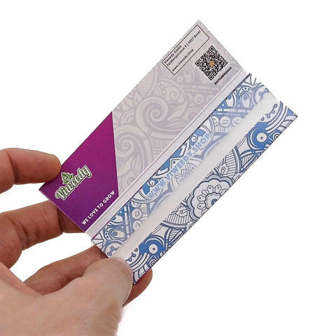 king size wide papers viweedy open with hand