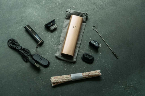 CBD & Räucherwerk Online Shop Schweiz | PAX 3 Vaporizer Komplett Set NEUE FARBEN
findest du im Viweedy Store in Basel