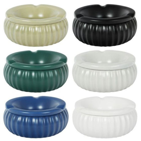 Colorful collection of assorted windaschenbecher featuring six vibrant colors for summer moments.