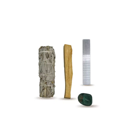 Energy Cleansing Smudge Kit mit Fluorite, bestehend aus White Sage, Palo Santo, Fluorit-Kristall und einer klaren Stange.