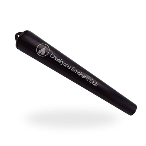 Kulu Cheekyone Joint Tube Aluminium in schwarzem Design mit Cheekyone Smokers Club Logo