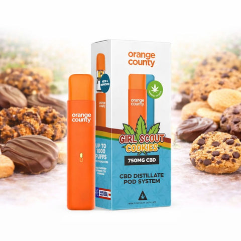 Orange County - CBD Vape Pen 1ml Pod 750mg, begleitet von Girl Scout Cookies und Keksen.