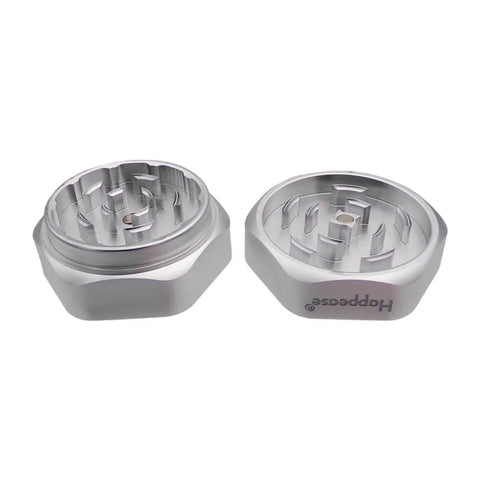 Katana Hexagon Grinder Silver offen– Stylischer Metallgrinder mit sechseckigem Design und feinem Mahlwerk