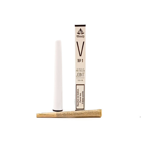 V No.1 White Version CBD-Pre-Roll im RAW King Size Cone mit transparentem Röhrchen und Verpackung